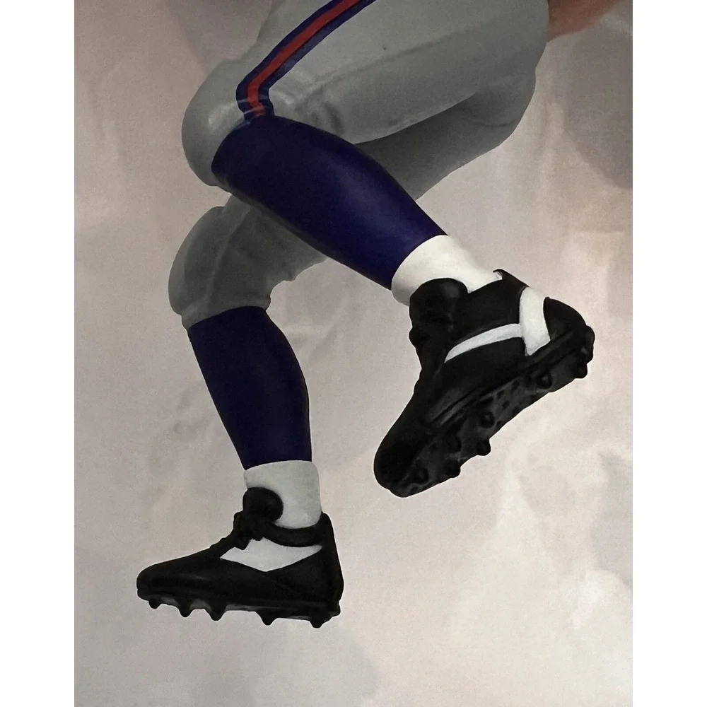 HALLMARK Keepsake NEW 2010 FOOTBALL LEGENDS ELI MANNING NFL  Christmas ORNAMENT